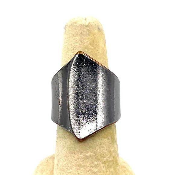 Silver Tone Geometric Ring Size 7 - Picture 1 of 5